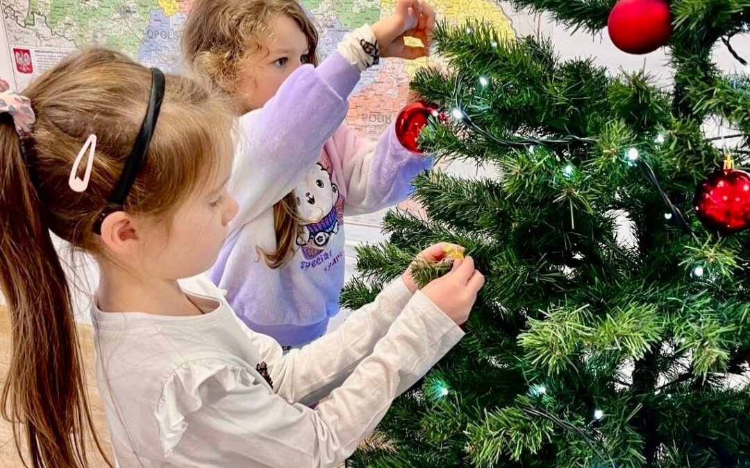 W naszym przedszkolu i żłobku czuć już magię świąt :)