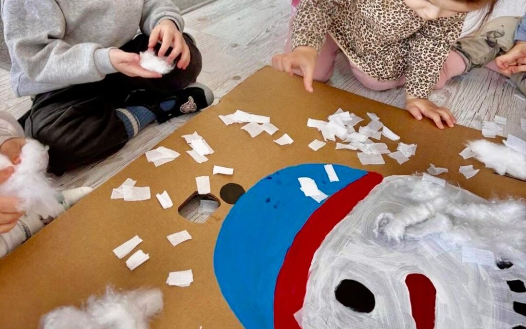 Dzieci w&nbsp;żłobku zazwyczaj rywalizują … … ale&nbsp;nie&nbsp;dzisiaj :) Dzisiaj uczyły się współpracować, w&nbsp;efekcie powstała piękna praca zespołowa.